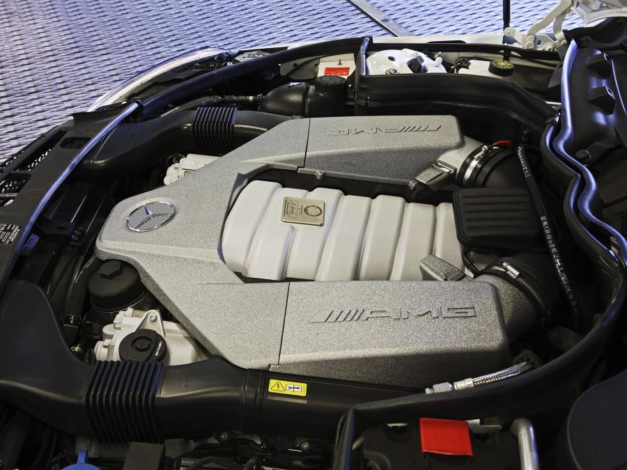  Mercedes-Benz C63 AMG 2008 года  (AU) (фото 18 из 23)
